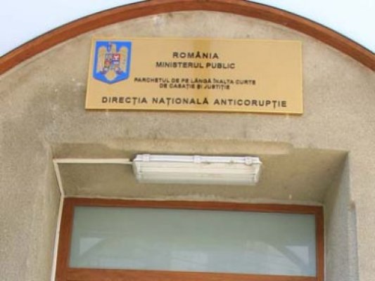 9 miniştri, acuzaţi de fapte de CORUPŢIE